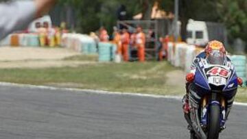 <b>SOLIDARIDAD.</b> El motorista, después de "haber estado esta semana en silla de ruedas", reconocido haberse dado cuenta de "lo difícil que es la vida cuando tienes limitados los movimientos" y ha querido solidarizarse con los discapacitados por accidente de moto.