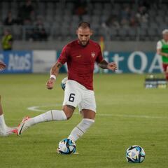 Gudelj vuelve el primero pero cargado de minutos