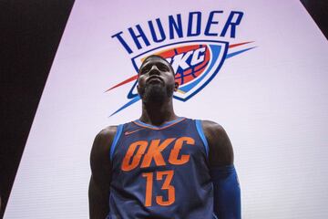 8. Paul George. La renovación de Paul Geroge con los Thunder por 4 años (opción de jugador en la 2021-22) le ha permitido dar un salto de más de 10 millones respecto a su salrio en el curso anterior hasta llegar a los 30,56 millones.