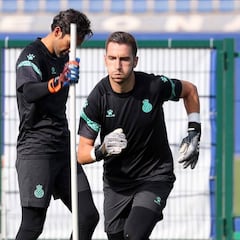 Diego López, Oier y Andrés: dos 'gallos' y una salida obligada