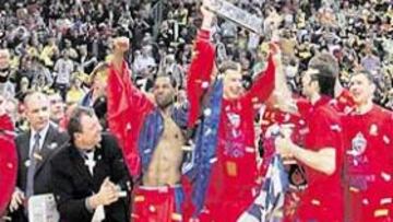 <b>CAMPEONES POR PERSISTENCIA. </b>Después de tres presencias fallidas en la Final Four, los moscovitas del CSKA se llevaron el triunfo a su país.