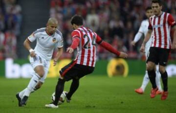 Feghouli y Balenziaga.