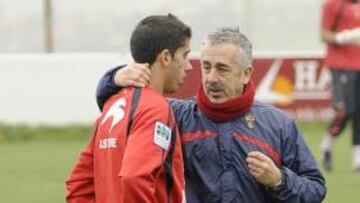 <b>CONFIANZA. </b>Preciado está dispuesto a dar a José Ángel la oportunidad de reaparecer ante el Barça.