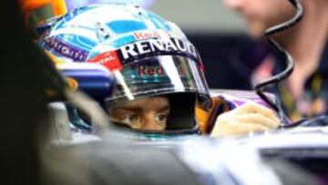 Vettel empieza el fin de semana por detr&aacute;s de los Mercedes.