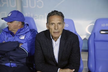 El debut en un juego oficial fue en la segunda fase previa de la Copa Libertadores ante Atlético Paranaense, el 1 de febrero en Brasil. Millonarios perdería ese partido y posteriormente la llave en El Campín. 