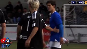 La reacción de Edu Aguirre que aplauden las redes tras llevarse un patadón en la Liga de Medios