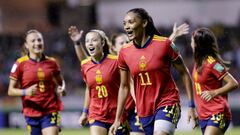 Las jugadoras de la selección española sub-20, celebrando un gol.