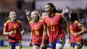 Salma Paralluelo con la Sub-20.