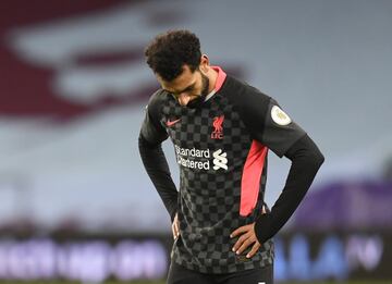 Mohamed Salah marcó los dos goles del descuento para Liverpool, pero colectivamente fue una noche para el olvido.