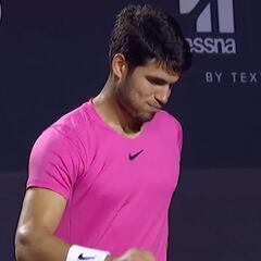 Fue tan espectacular que hasta se le escapó la risa: vean el punto de Alcaraz