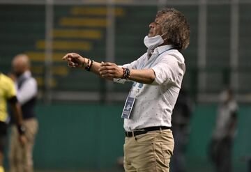 Deportivo Cali y Millonarios protagonizaron el regreso de la Liga Betplay tras el parón por la pandemia de COVID-19. El encuentro terminó en empate 1-1 y en la primera parte tuvo que ser suspendido por una Tormenta Eléctrica.