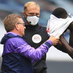 Davinson es titular en goleada de Tottenham ante Leicester