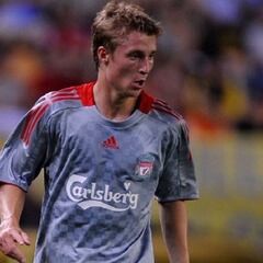 Un exjugador del Liverpool se retira a causa de la enfermedad de la motoneurona