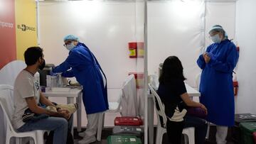 Curva del coronavirus en Colombia, hoy 20 de julio. Casos y muertes relacionadas con el covid-19 en el pa&iacute;s. Actualmente hay 118.006 casos activos