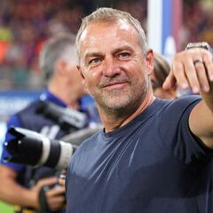 ¿Tiene hueco Cesc Fábregas en un gran banquillo de LaLiga? Los números sorprenden