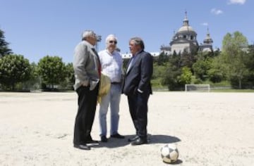 La exposición muestra la vinculación de San Lorenzo de El Escorial con el club rojiblanco a lo largo de la historia.  