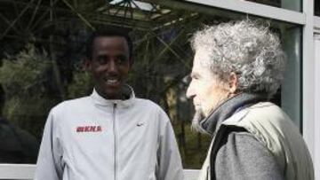 <b>ALUMNO Y MAESTRO. </b>Bezabeh, junto a su entrenador, Pascua.