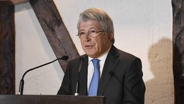 Cerezo, contra el VAR y contra Cavani: "Es una vergüenza, no estamos para que nos atraquen"