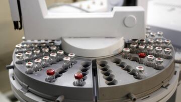 Imagen de una máquina de análisis de muestras.