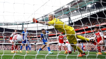 Soccer Football - Premier League - Arsenal v Brighton & Hove Albion - Emirates Stadium, London, Britain - May 14, 2023 Brighton & Hove Albion's Julio Enciso scores their first goal Action Images via Reuters/John Sibley EDITORIAL USE ONLY. No use with unauthorized audio, video, data, fixture lists, club/league logos or 'live' services. Online in-match use limited to 75 images, no video emulation. No use in betting, games or single club /league/player publications. Please contact your account representative for further details. TPX IMAGES OF THE DAY
