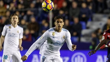 José Mourinho encuentra a dos culpables en defensa; irá a por Varane