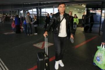 Charles Aránguiz en el aeropuerto de Schwechat.