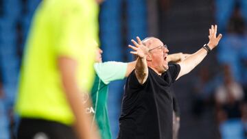 Rafa Benítez, entrenador del Celta, gesticula durante el partido de su equipo contra el Getafe.