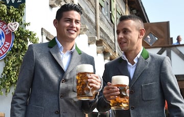 James Rodriguez y Rafinha
