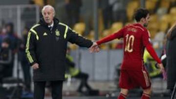 Del Bosque saluda al sustituir a Cesc.
