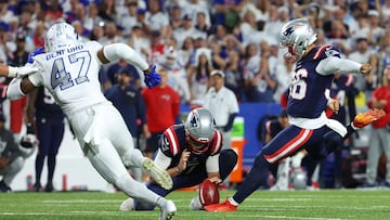 ORCHARD PARK, NEW YORK - OCTOBER 05: Andy Borregales #36 of the New England Patriots makes a field goal late in the fourth quarter of the game against the Buffalo Bills at Highmark Stadium on October 05, 2025 in Orchard Park, New York. Timothy T Ludwig/Getty Images/AFP (Photo by Timothy T Ludwig / GETTY IMAGES NORTH AMERICA / Getty Images via AFP)