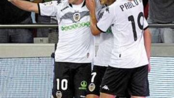 <b>SUMA Y SIGUE. </b>David Villa amplió su cuenta goleadora frente al Atlético de Madrid.