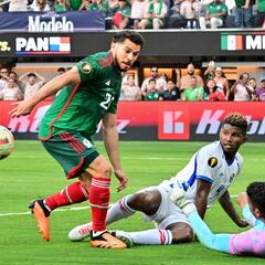 ¿Polémica? Se ahoga el grito de gol para México tras fuera de lugar