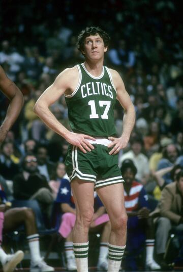 Los Boston Celtics anunciaron anoche el fallecimiento de John Havlicek a los 79 años de edad a causa del Parkinson. Uno de los mejores jugadores de la historia y clave en la leyenda de la franquicia más laureada, ganó ocho anillos con la entidad de Massac