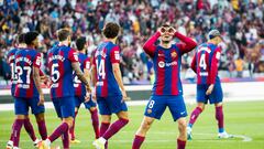 BARCELONA, 19/05/2024.- El centrocampista del Barcelona Pedri (2-d) celebra tras marcar ante el Rayo, durante el partido de Liga en Primera División que FC Barcelona y Rayo Vallecano disputan hoy domingo en el estadio Lluis Companys. EFE/Marta Pérez
