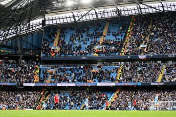 La afición del United fue abandonando las gradas del Etihad Stadium.