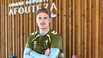 Carl Starfelt posa para AS en las instalaciones de Afouteza.