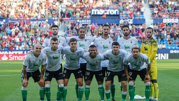 El once del Racing en Orriols