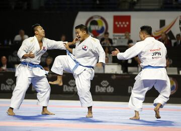 Final masculina de katas por equipos, España contra Japón,  en la que Japón venció por 5 - 0
