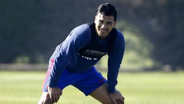 Futbol, entrenamiento de Universidad de Chile.
El jugador de Universidad de Chile Lorenzo Reyes es fotografiado durante el entrenamiento en el CDA de Santiago, Chile.
26/07/2016