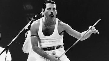 Freddy Mercury en un concierto de Queen.