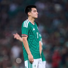 Marcelo Bielsa se deshace en elogios sobre Gilberto Mora