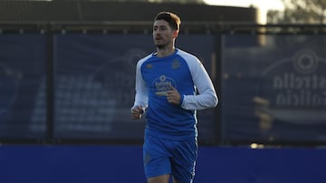 El defensa Sergio Escudero, durante un entrenamiento del Deportivo.