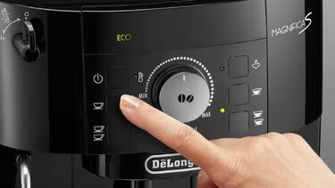 Oferta Cyber Monday: ahorra 231 euros en la cafetera superautomática De’Longhi Magnifica S