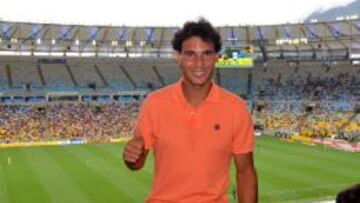 EN EL FÚTBOL. Nadal hizo el saque de honor en el Vasco-Flamengo.