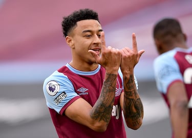 En la primera mitad de la temporada 2020/21, el canterano ‘Red Devil’ solo jugó tres partidos en el Manchester United. Por ello, salió cedido al West Ham en busca de minutos. Lingard conquistó el corazón de los ‘hammers’ por su buen rendimiento, brindando nueve goles y cuatro asistencias que permitieron al equipo quedar en puestos de Europa League. El West Ham le echó de menos tras su marcha y aún recuerdan los típicos bailes de Jesse en las celebraciones.