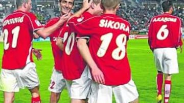 <b>TRANQUILIDAD. </b>El gol de Aquino aleja el descenso y certifica media salvación. Lejos de peligro, toca pensar en el mañana.