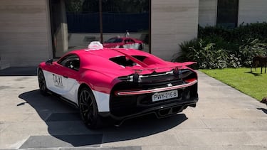 ¿Un Bugatti de taxi? El auto de Don Huayra que sorprende a todo México