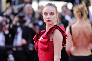 Xenia Tchoumi durante la alfombra roja del Festival de Cannes 2023.