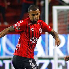 Números con los que Cardona llega de México a Boca Juniors