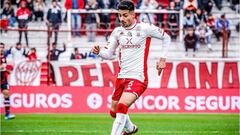 No fue citado por Gareca a la Roja y así brilla en Argentina: el mejor del partido